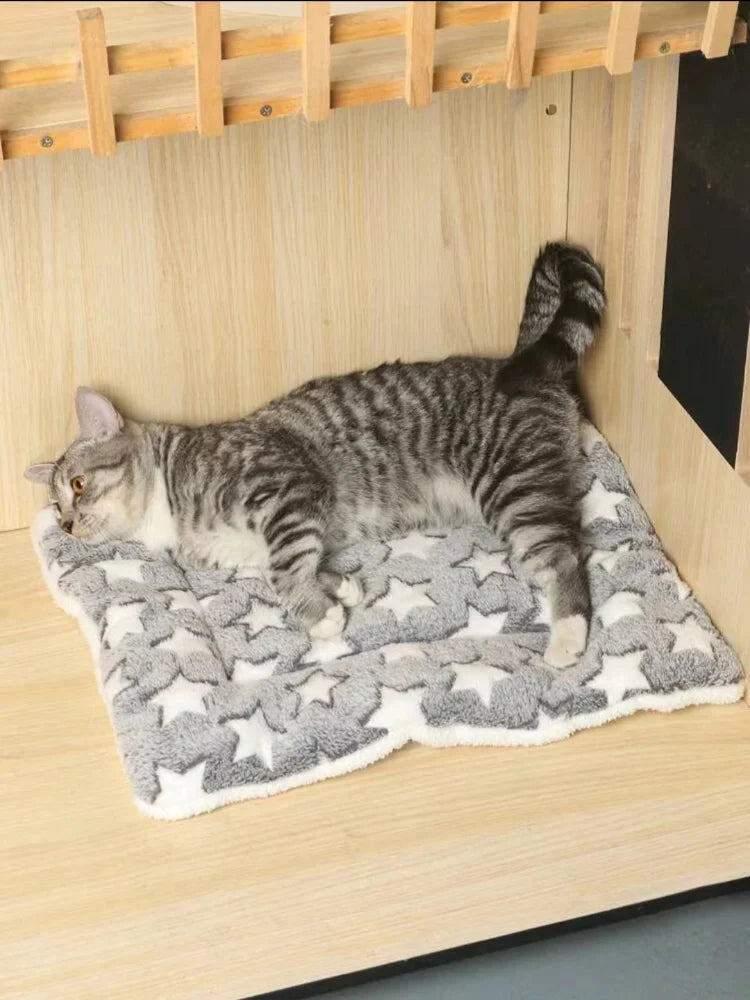 Cat Sleeping Mat – Plush Warm Cushion for Cats & Small Dogs