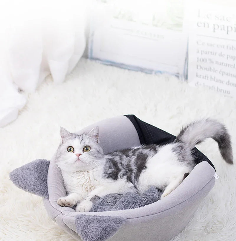 Winter Cat Bed – Cozy Indoor Cave House with Removable Cushion