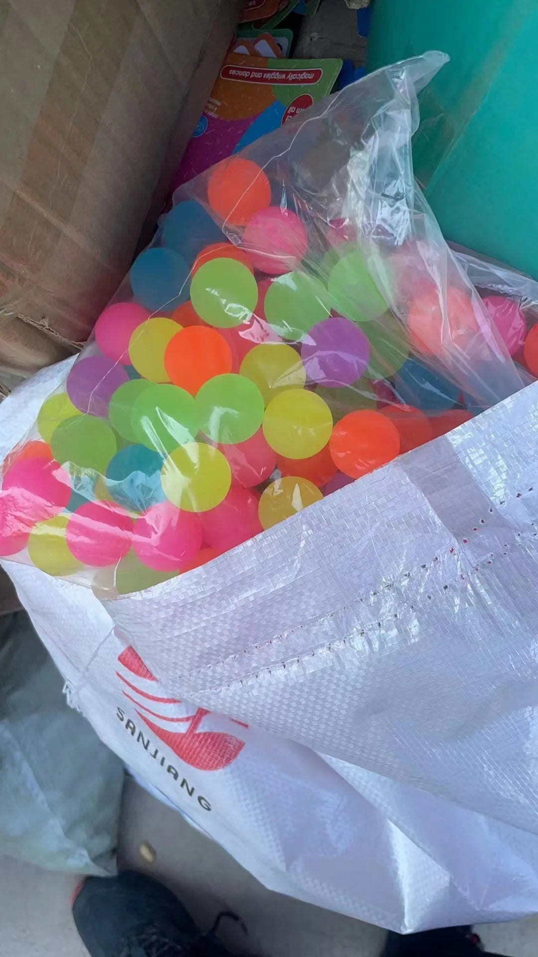 Interactive Cat Toy – Colorful Bouncing Teaser Ball